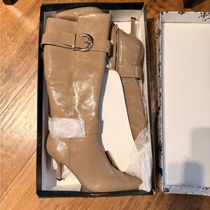 CL by Laundry “Z Shannon” Heeled Boots – Taupe – Size 9M – NEW in Box